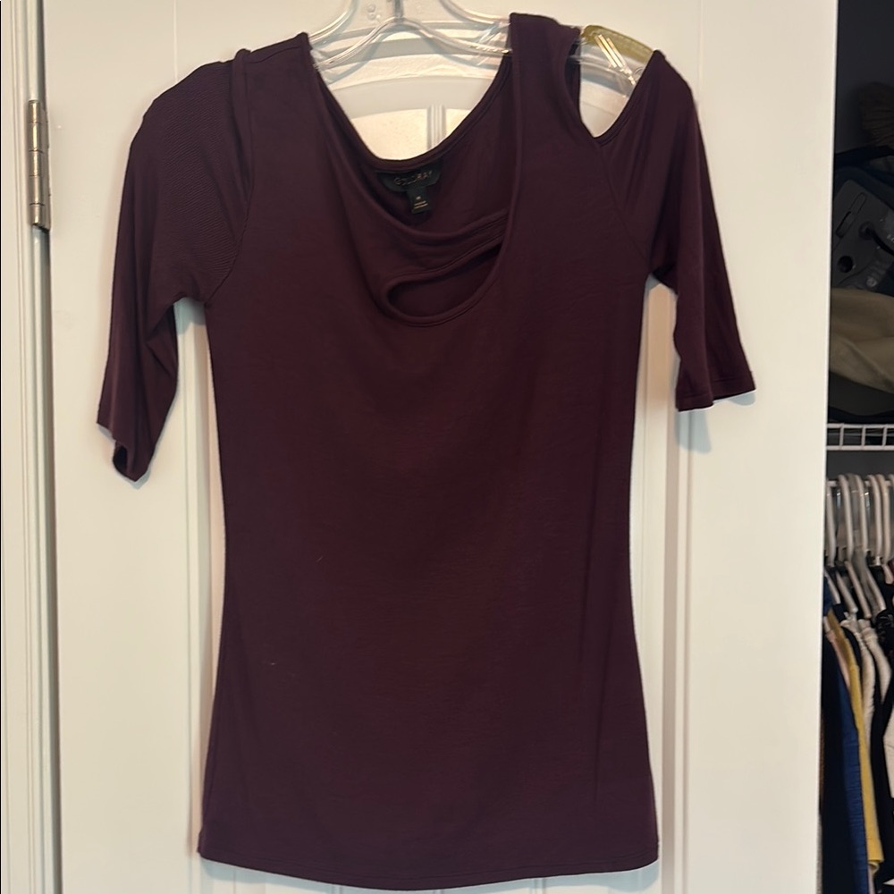 Women's Burgundy Top